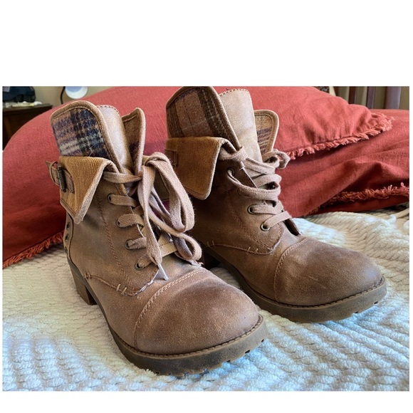 Rock & Candy Brown Heeled Boots - Picture 2 of 6